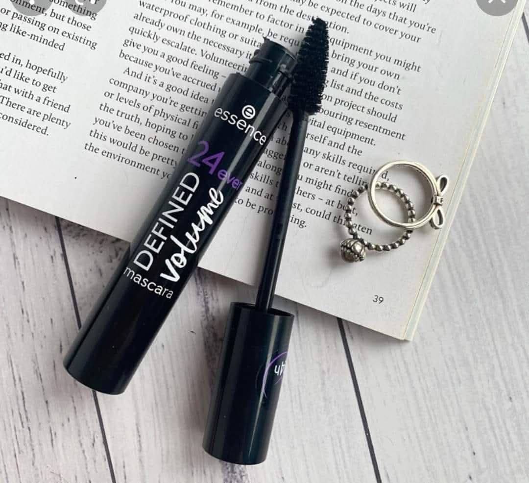 Essence 24Ever Defined Volume Mascara